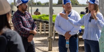 Puerto Rico reafirma su rol en la biotecnología agrícola tras visita de agricultura  