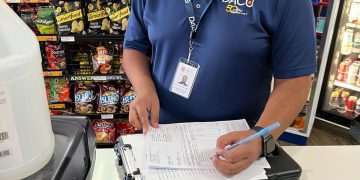 DACO intensiﬁca inspecciones en gasolineras y convoca reunión con detallistas ante leve alza en la gasolina por conflicto en Irán