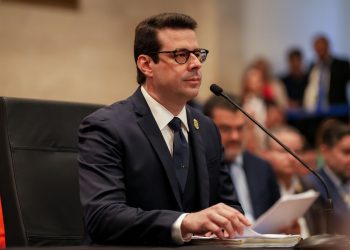 Presidente del Senado cuestiona falta de claridad en venta de Politank por $4 millones durante Comisión Total