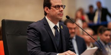 Presidente del Senado cuestiona falta de claridad en venta de Politank por $4 millones durante Comisión Total