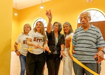 La Perla inaugura la primera exhibición fotográfica  dedicada a su historia