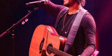 Beto Cuevas regresa a Puerto Rico en concierto acústico