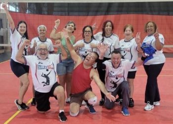 En Cayey también se juega volleyball adaptado para adultos mayores