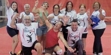En Cayey también se juega volleyball adaptado para adultos mayores