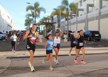 Arecibo corre y educa sobre el autismo con 1,500 participantes