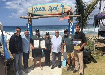 Arecibo se consolida como la capital del oleaje