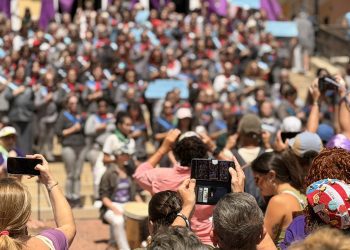 Cientos marchan en el Viejo San Juan convocadas por la Coalición 8M bajo la consigna: “Nuestres cuerpes no son territorios de guerra”