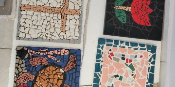 Conexión Laboral impulsa el arte y la empleabilidad en Naguabo con innovador curso de mosaico