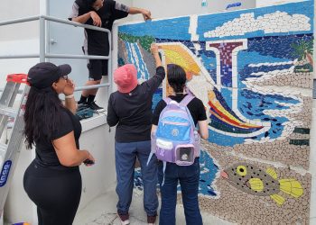 Capacitación que deja huella: participantes crean mural para su comunidad en Naguabo