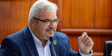 Representante Figueroa preocupado por empleados de Educación separados por años de sus áreas de trabajo