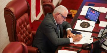 Senado aprueba medidas del presidente Rivera Schatz para reforzar la supervisión financiera y ampliar servicios