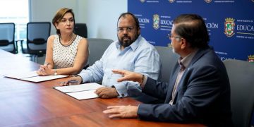 UPR Bayamón y Educación sellan acuerdo para impulsar formación STEM en escuelas especializadas