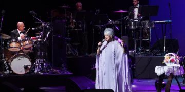 Lucecita Benitez inolvidable en el concierto “Claro y Musical”
