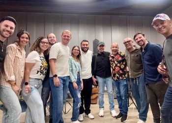 Inter Metro grado honorífico a   Bobby Valentín