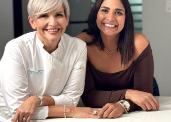 MADRE E HIJA : COCINANDO JUNTAS  LAS CHEF MARILYN LÓPEZ Y JANSHANIC SANTOS  EN LA BIBLIOTEK EN JAYUYA