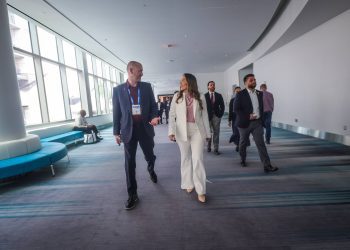 Gobierno de Puerto Rico y Royal Caribbean reafirman alianza estratégica para operaciones puerto base en la Isla   