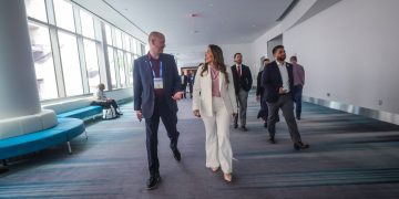 Gobierno de Puerto Rico y Royal Caribbean reafirman alianza estratégica para operaciones puerto base en la Isla   