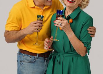 Producciones Girasol presenta a Johanna Rosaly en “Hola, mamá”