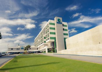 El Hospital Menonita Guayama se convierte en la primera institución en Puerto Rico bajo la iniciativa “Sistemas de Salud Amigables con las Personas Mayores”