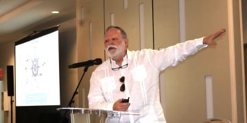 Debate sobre permisos y desarrollo costero marca apertura de Congreso de Economía Azul