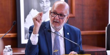 Policía se opone a proyecto para priorizar el domicilio en la distribución de agentes