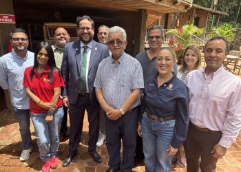 Alcaldes asociados buscan soluciones con Acueductos, DTOP y otras agencias.