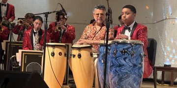 El “Príncipe de la Salsa” compartió con estudiantes previo a su concierto en el Choliseo