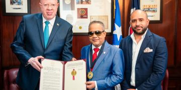Senado  honra los 36 años de carrera artística del senador y artista dominicano Héctor Acosta “El Torito”