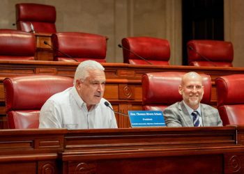 Senado examina credenciales de tres aspirantes a fiscalía