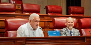 Senado examina credenciales de tres aspirantes a fiscalía