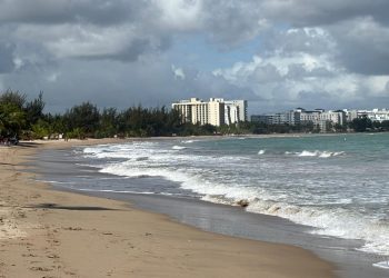 Municipio de Carolina CIERRA balneario ante condiciones marítimas peligrosas