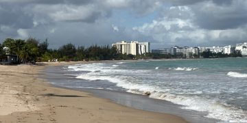 Municipio de Carolina CIERRA balneario ante condiciones marítimas peligrosas