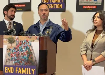 Más de 6.200 niños han sido detenidos en centros para migrantes en EEUU en el último año