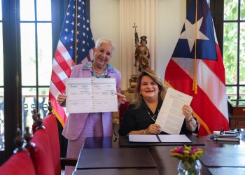 Gobernadora firma el primer Plan de Ordenación Territorial de Loíza y establece una nueva visión de desarrollo para el municipio
