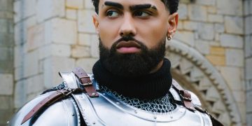 Jay Wheeler inicia una nueva era con el lanzamiento viral “De Lejitos”