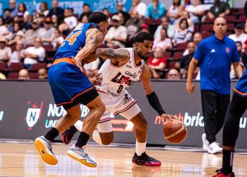 Leones dominan en casa con gran ofensiva