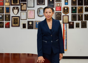 Velázquez y legisladores demócratas instan a la Junta de Supervisión Fiscal a detener el desmantelamiento de la Universidad de Puerto Rico   