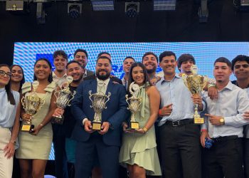 UPR Bayamón se corona campeona en competencia de asociaciones de contabilidad en la isla