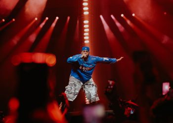 Eladio Carrión lleva la adrenalina de CORSA al Coliseo de Puerto Rico con dos noches sold out