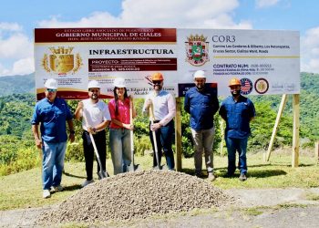 Colocan primeras piedras de cinco proyectos de reconstrucción en Ciales