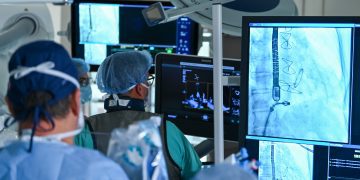 Primer procedimiento con Abbott MitraClip™ G5 en Puerto Rico para reparar fuga en válvula mitral del corazón, realizado en el Centro Médico Menonita de Cayey