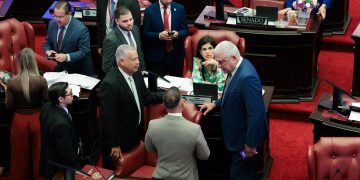    Senado aprueba medidas del presidente senatorial para fortalecer servicios de salud y ampliar protecciones sociales