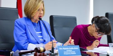 Departamento de la Familia repasa presupuesto de gastos vigente y recomendado para el AF 2026-27