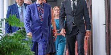 San Juan recibe hoy al ícono de la música en español Raphael en ceremonia especial en la Casa Alcaldía
