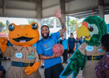 La Compañía de Turismo auspicia clínica de baloncesto para niños junto a los Cangrejeros de Santurce