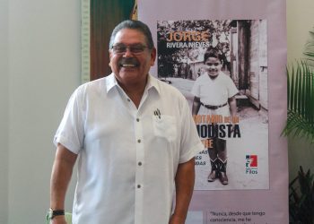 Jorge Rivera Nieves presenta su libro en la Universidad de Puerto Rico   en Utuado