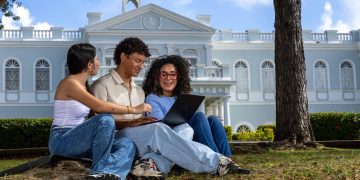 Sagrado recibe reconocimiento como una de las universidades innovadoras del año en Estados Unidos