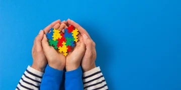 Proteger la salud mental de los cuidadores es clave en el acompañamiento del autismo