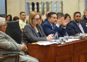 Comisión senatorial recibe recomendaciones del DRNA, contratistas y bomberos sobre proyectos de reforma de permisos