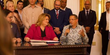 Alcalde de Toa Alta firma asignación de $1.75 millones para rehabilitar la PR-165